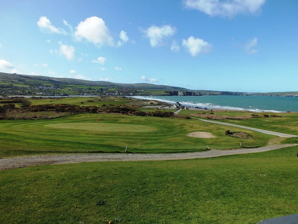 Cottage | Golf