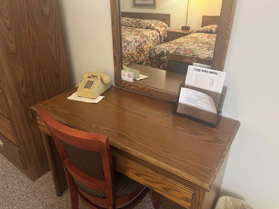 Deluxe Double Room | Desk, laptop workspace, free WiFi