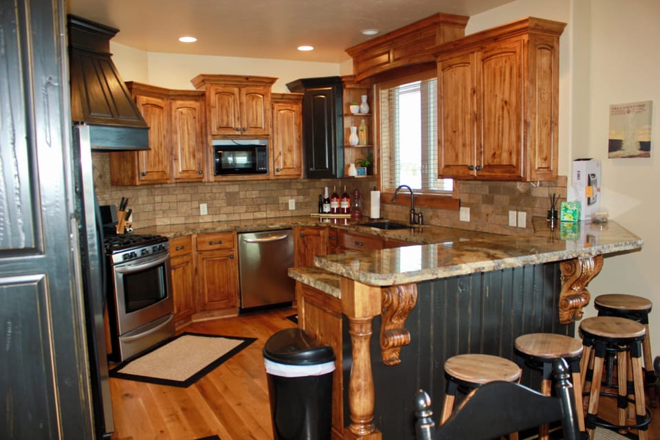 Full kitchen