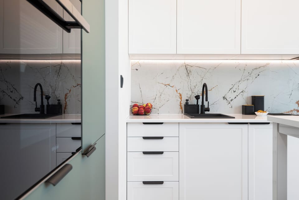 Superior Apartment, Balcony, City View | Private kitchen | Full-size fridge, oven, stovetop, dishwasher