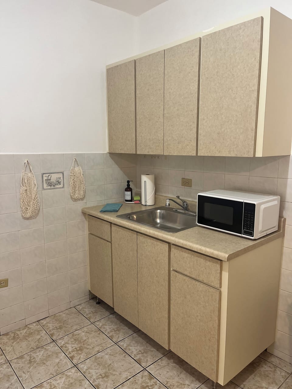 Apartment, 1 Queen Bed, Kitchen | Private kitchen