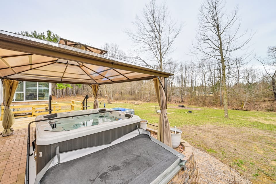 Deck | Private Hot Tub