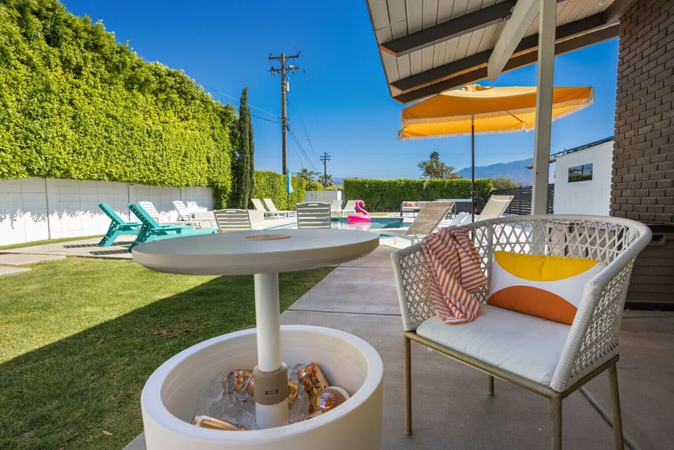 Lounge area