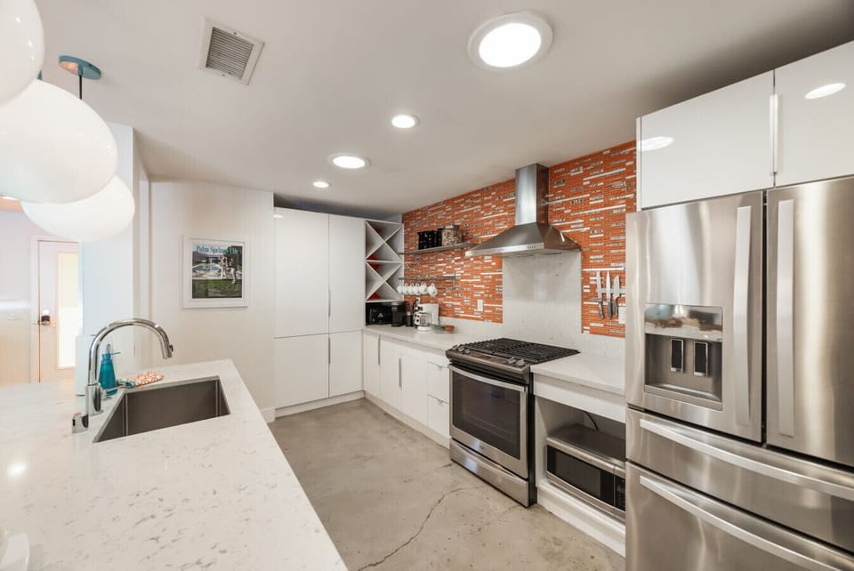 Fully equipped kitchen