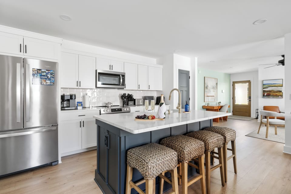 Private Hot Tub! | The Edge Modern at Park Circle