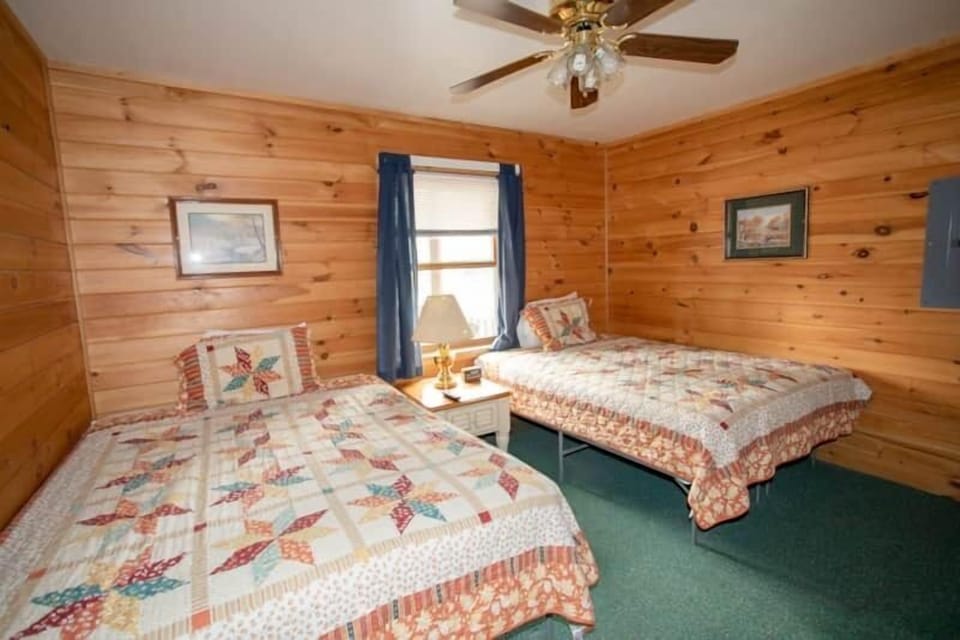 Secondary Bedroom Two Queen Beds