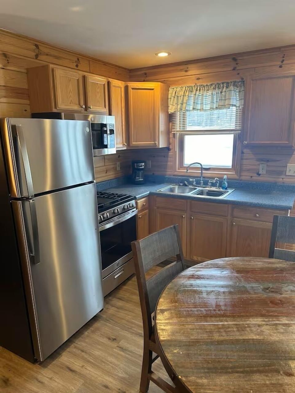 03ef19f9 4ea0 404c 8d92 ef0a36883501