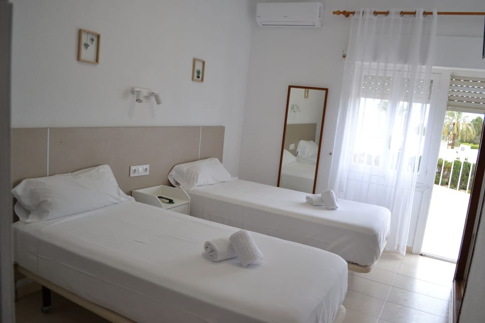 Classic Double or Twin Room | Free WiFi, bed sheets