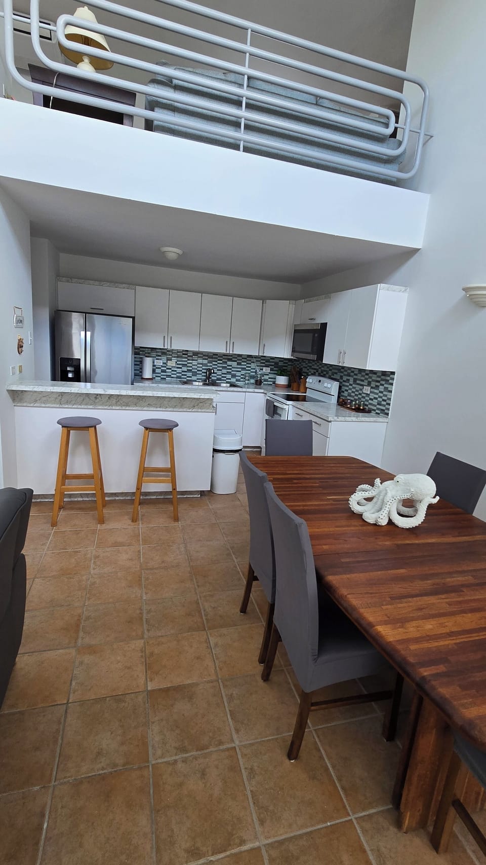 The kitchen and dining area. 