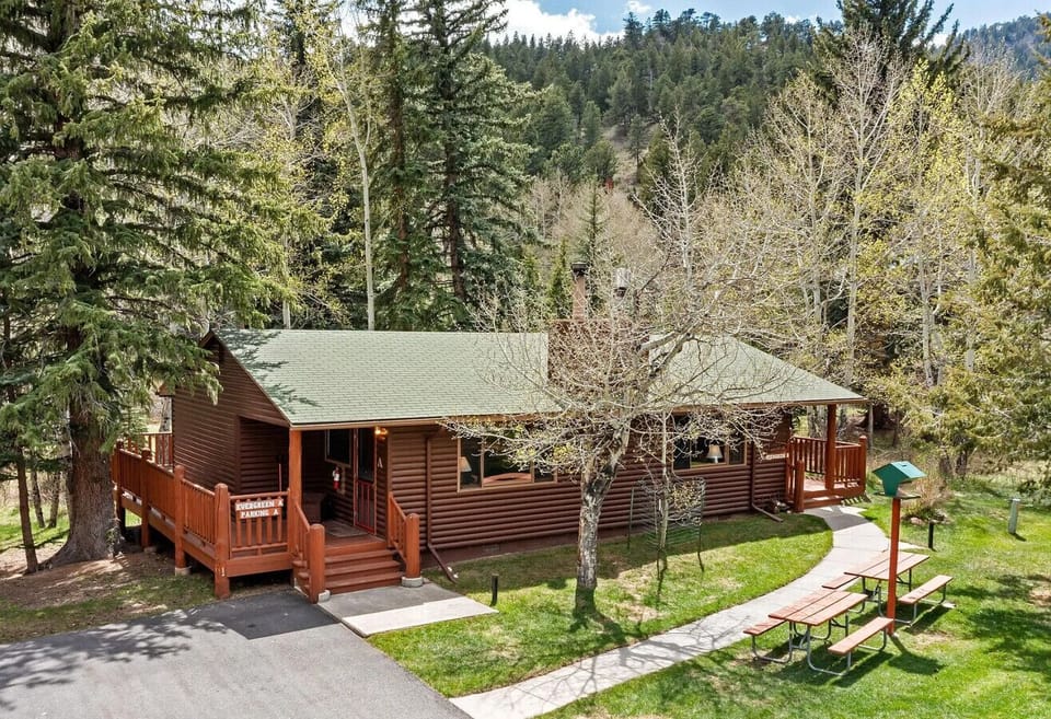 Evergreen Cabins Duplex A/B- Rent both for a discount!