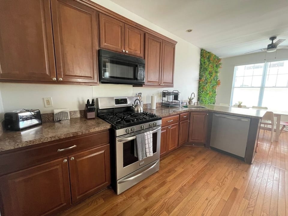 Full Kitchen