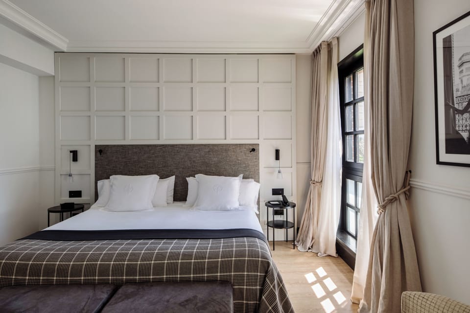 Executive Double Room | Down comforters, minibar, in-room safe, desk