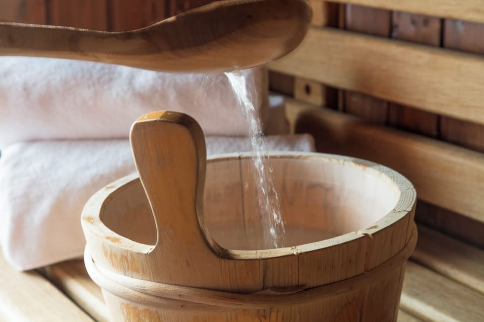 Couples treatment rooms, sauna, steam room, massages