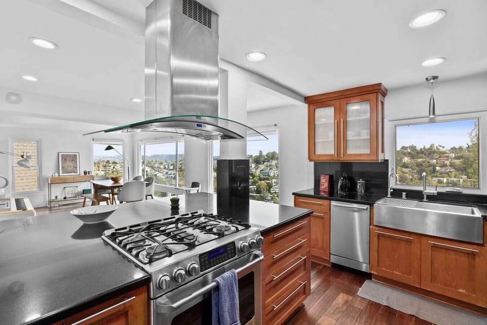 Fully equipped kitchen