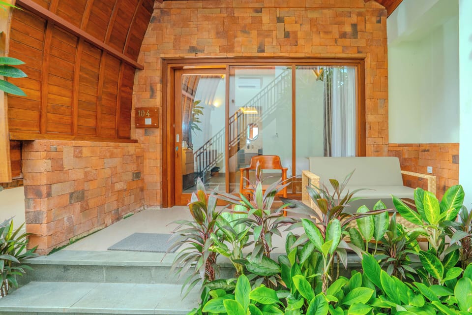 Deluxe Double Room | In-room safe, laptop workspace, iron/ironing board, free WiFi