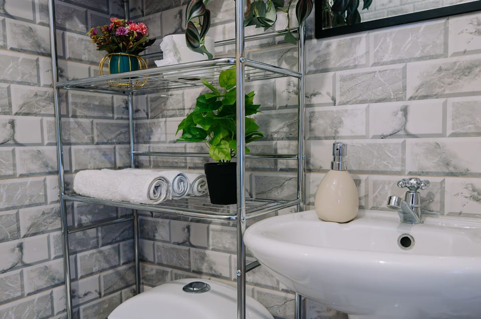 Shower, towels