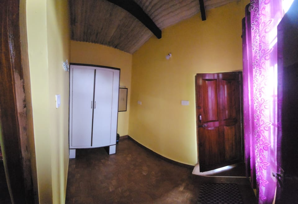 Deluxe Suite, 1 Bedroom, Garden View, Mountainside | Laptop workspace, free WiFi, bed sheets