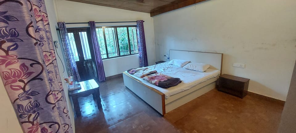 Deluxe Suite, 1 Bedroom, Garden View, Mountainside | Laptop workspace, free WiFi, bed sheets
