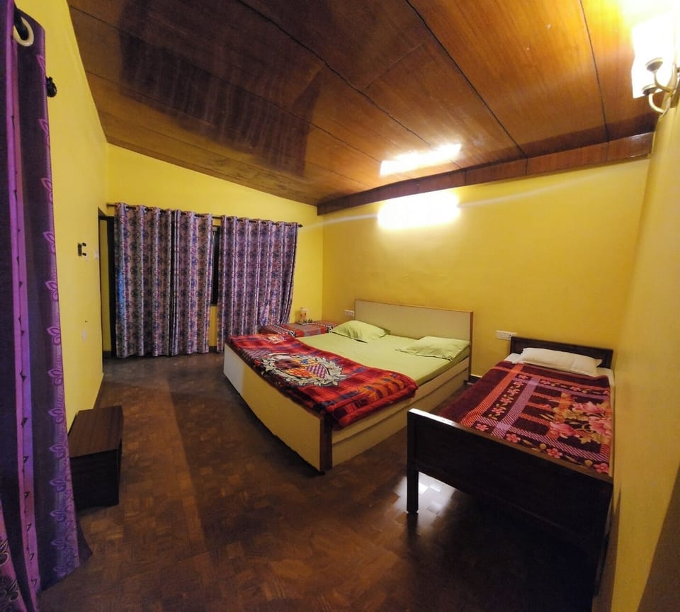 Deluxe Suite, 1 Bedroom, Garden View, Mountainside | Laptop workspace, free WiFi, bed sheets