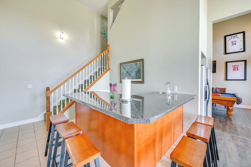 Wet Bar | Basement