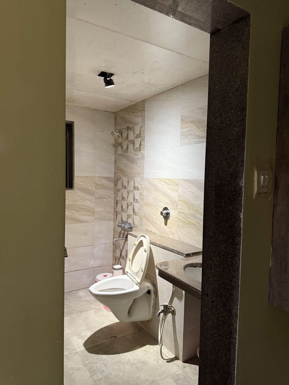 Shower, towels, soap, shampoo