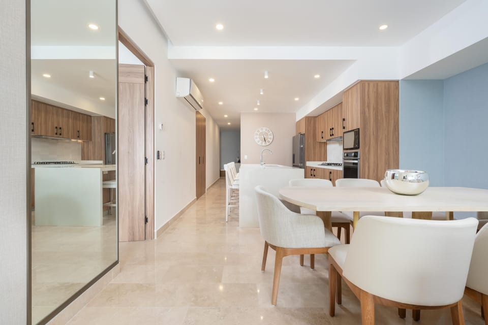 Condo - Image 13