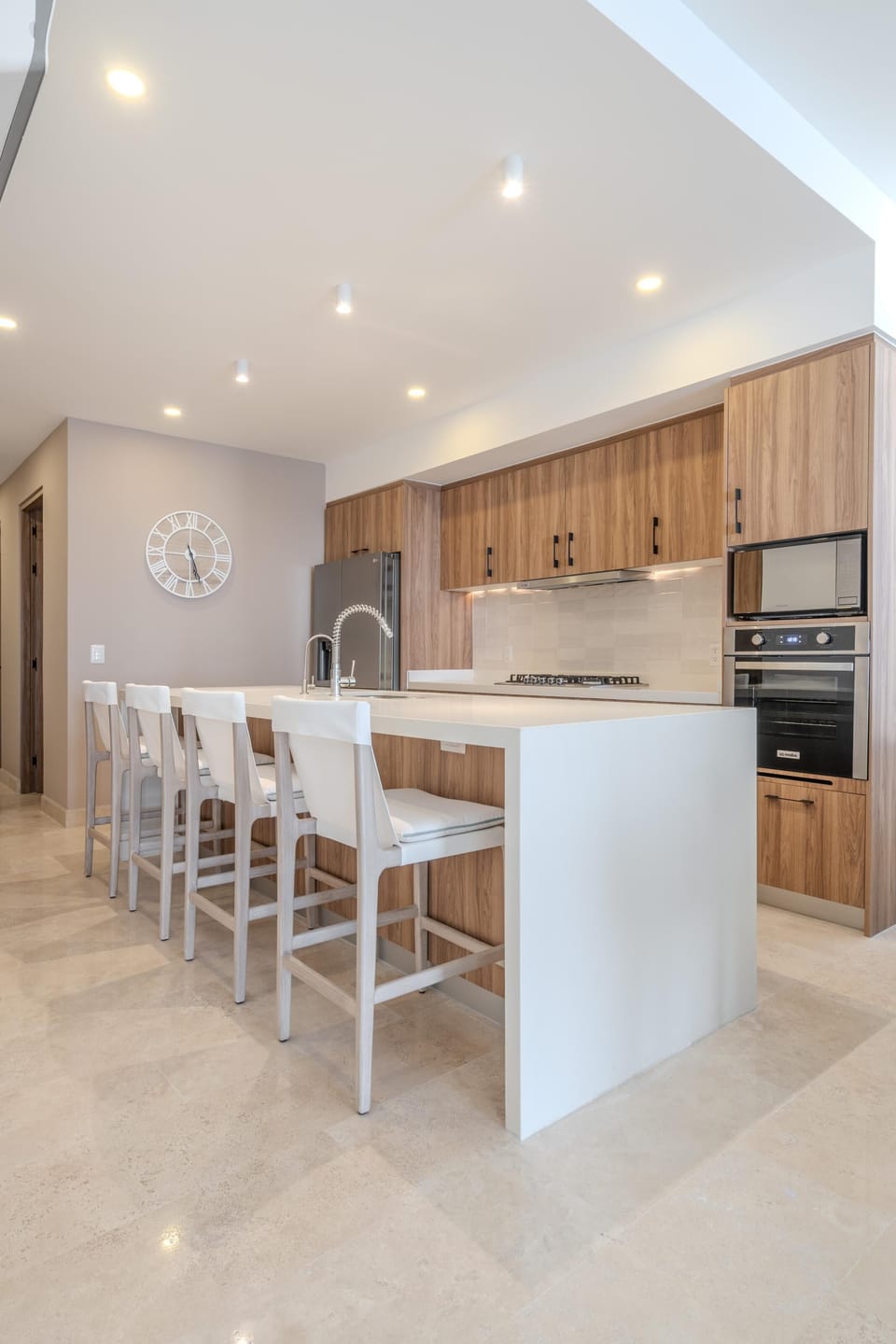 Condo - Image 7