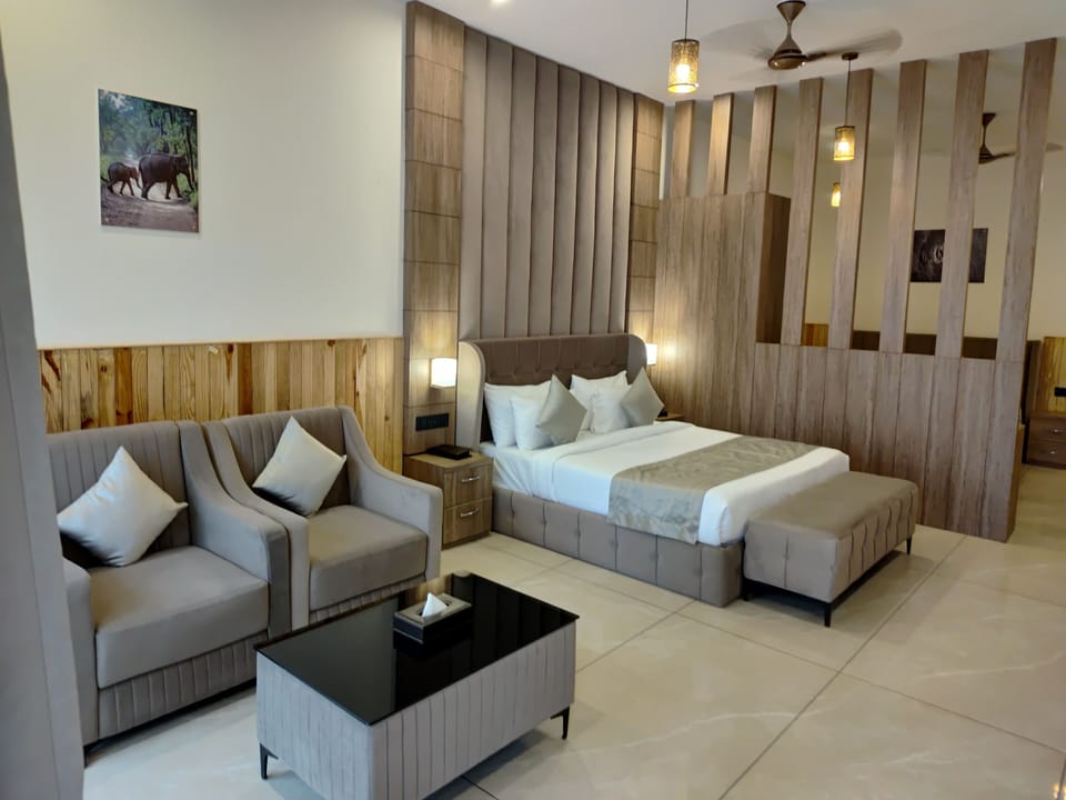 Junior Room | In-room safe, free WiFi, bed sheets