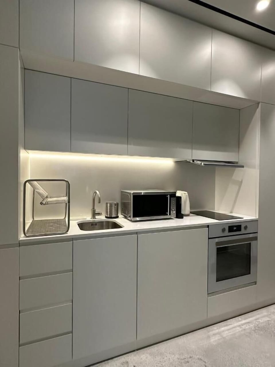 Apartment, City View | Private kitchen | Electric kettle, toaster, highchair