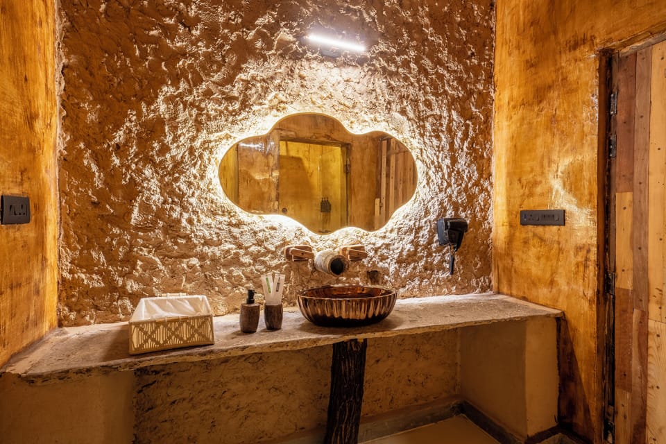 Superior Suite room | Bathroom | Designer toiletries, hair dryer, slippers, towels