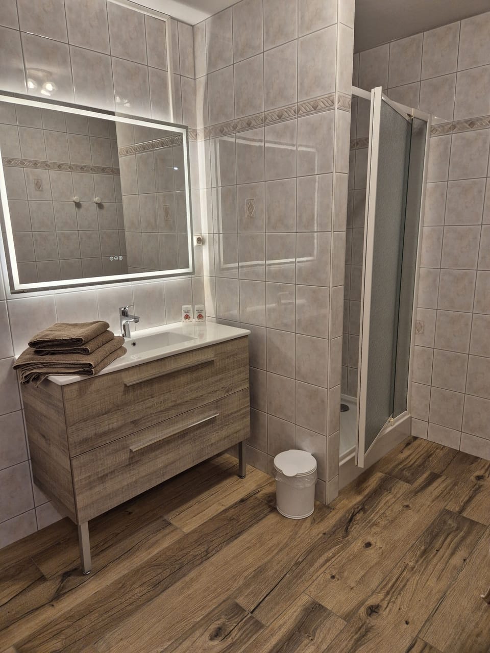 Superior Double Room, Private Bathroom | Bathroom