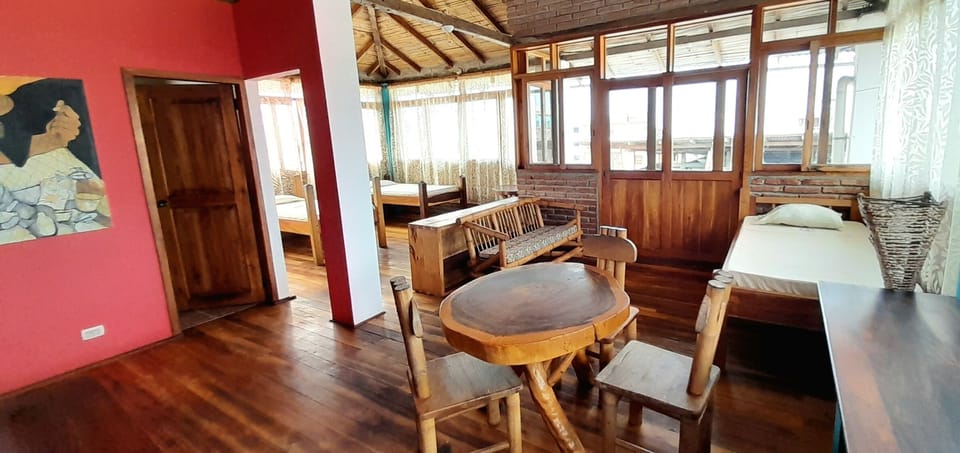 Classic Apartment, Beach View | WiFi (free)