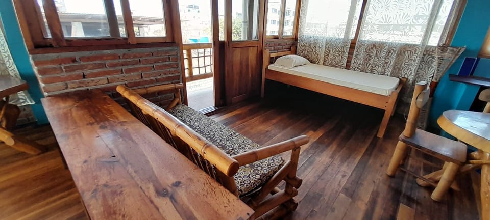 Classic Apartment, Beach View | WiFi (free)