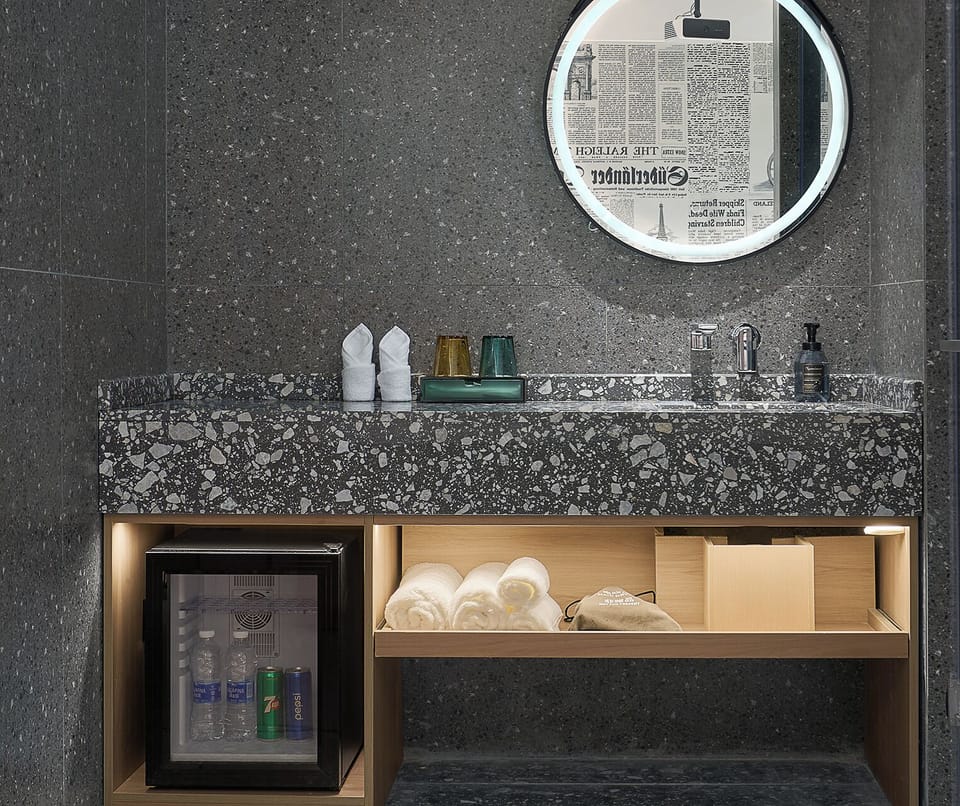 Signature Double Room | Bathroom | Shower, hair dryer, bathrobes, slippers