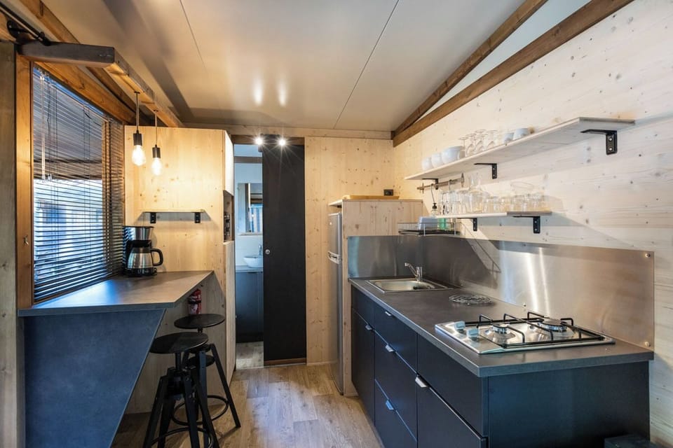 Cottage | Private kitchen | Coffee/tea maker, highchair