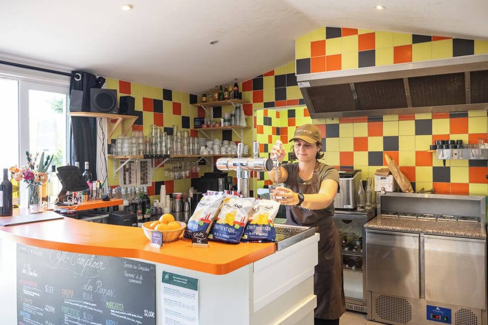 Snack bar