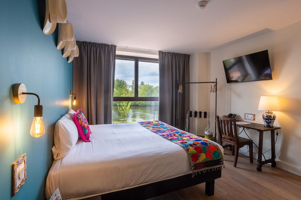 Comfort Quadruple Room | Soundproofing, free cribs/infant beds, free WiFi, bed sheets