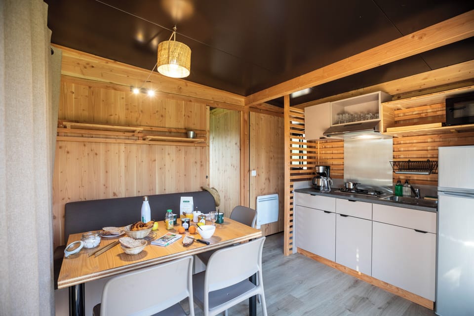 Comfort Chalet | Private kitchen | Coffee/tea maker, highchair, cleaning supplies