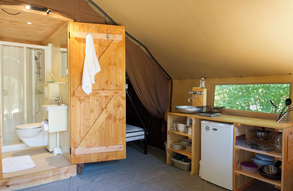 Deluxe Tent | Bathroom