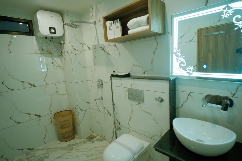 Superior Room | Bathroom | Towels