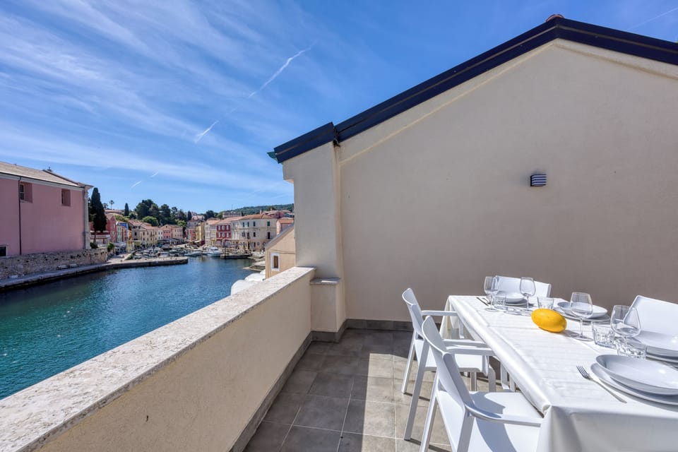 Family Apartment, 2 Bedrooms, Terrace, Sea Facing (The View Apartment Veli Lošinj) | Outdoor dining
