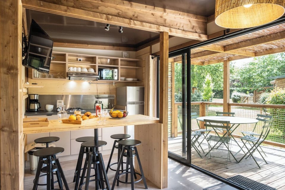 Family Chalet (Chalet Portland) | Living area | Foosball, table tennis