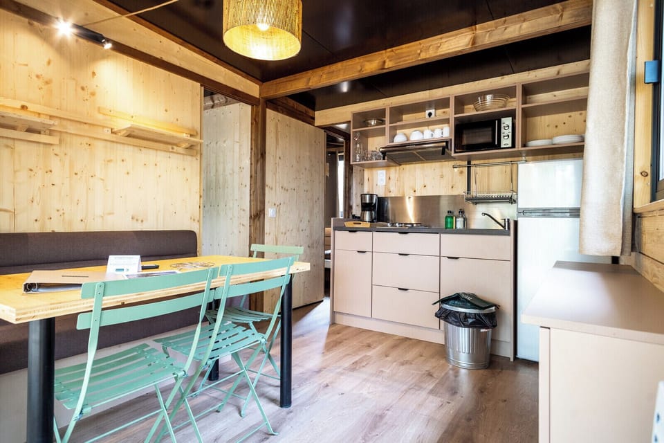 Chalet (Chalet Evasion) | Living area | Foosball, table tennis
