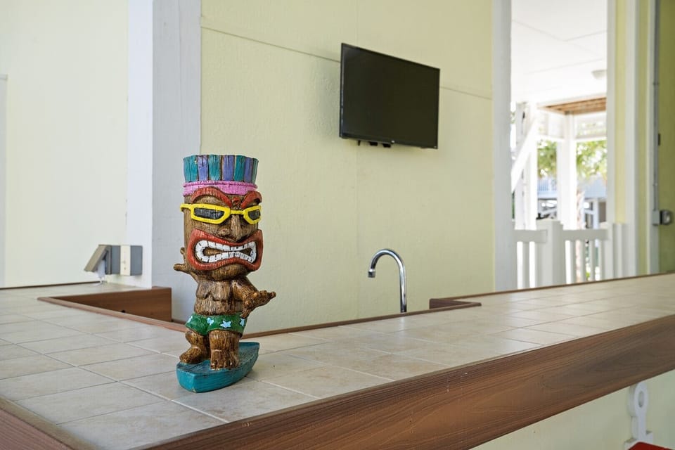 409 17th Bar in Pool Area