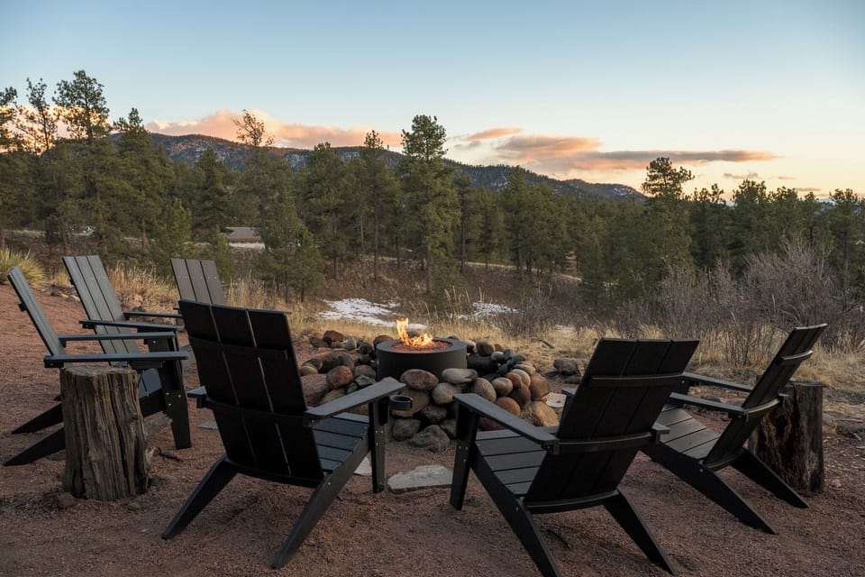 Fire Pit & Seating