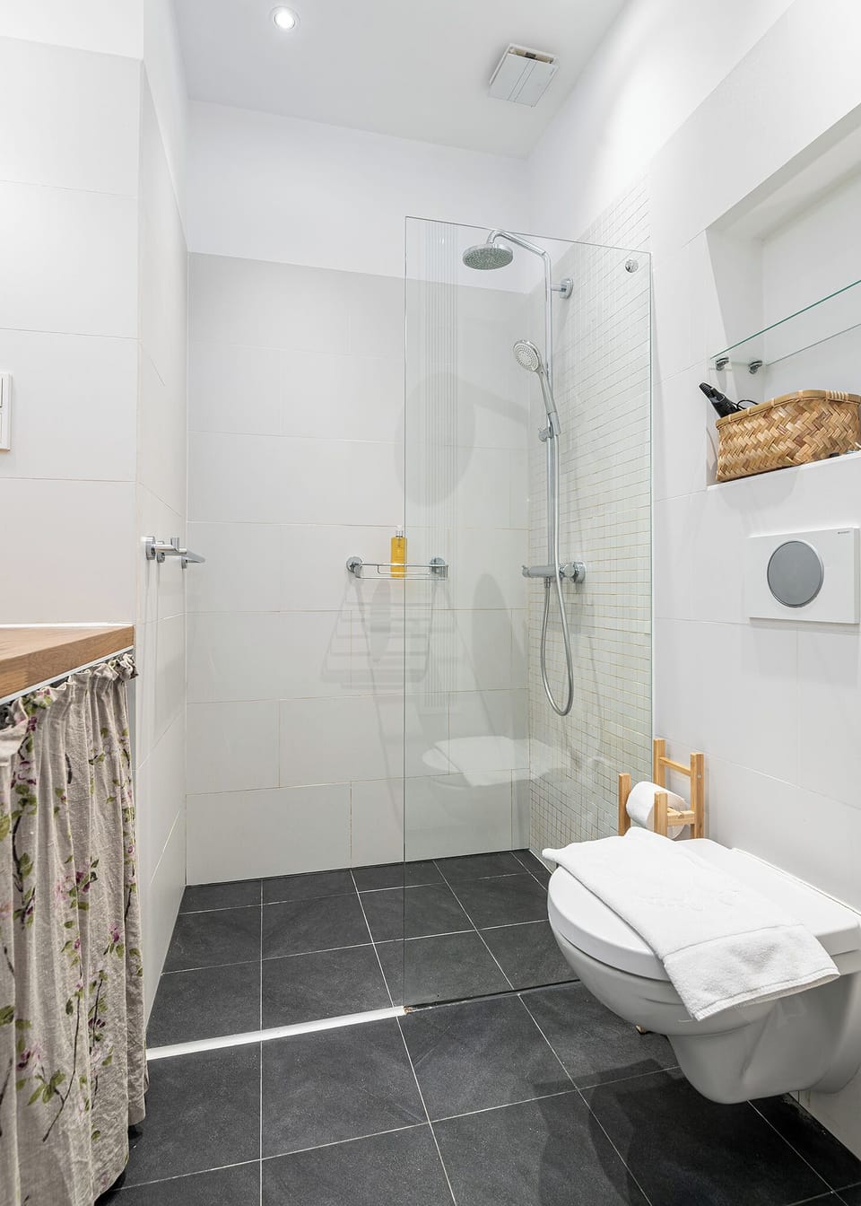 Studio Suite | Bathroom