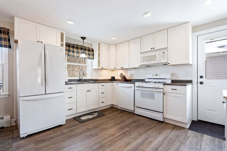 House, Multiple Beds, Patio, Ocean View (Wright by the Sea) | Private kitchen | Coffee/tea maker, fridge, microwave, oven