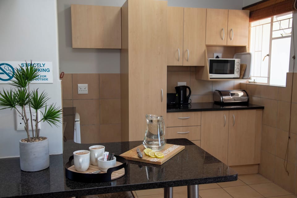 Classic Chalet, Garden View | Microwave