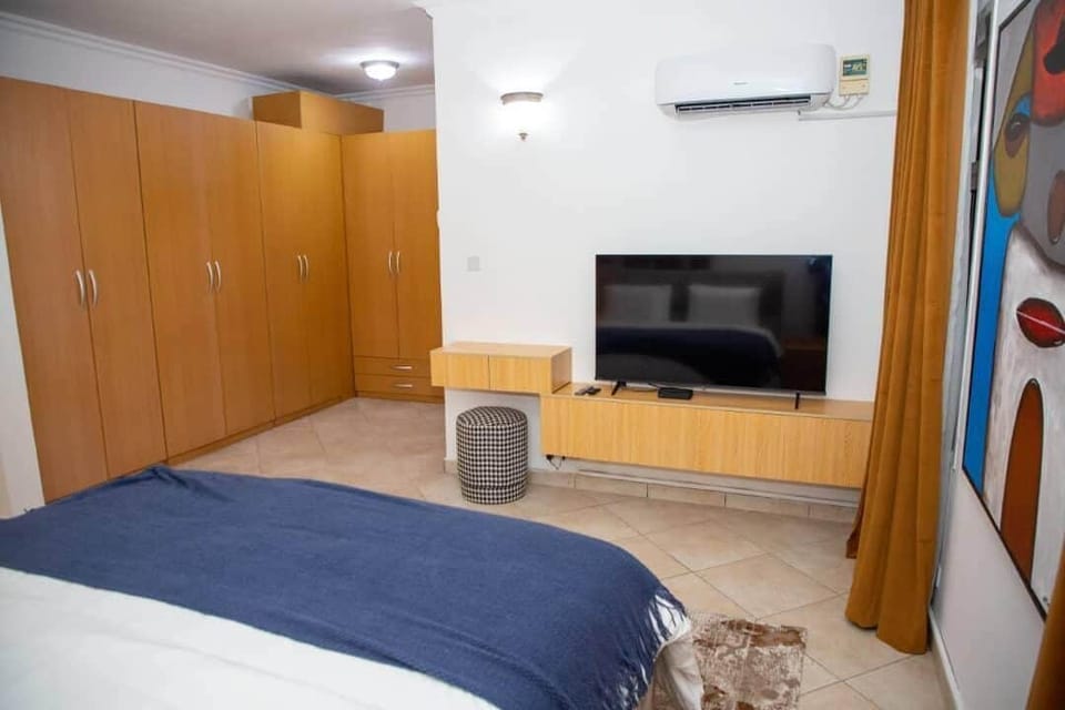 Apartment, City View | 4 bedrooms, desk, laptop workspace, free WiFi
