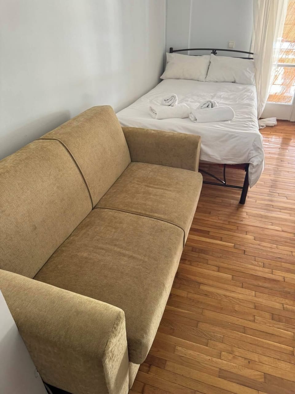 Studio, Balcony | Living area